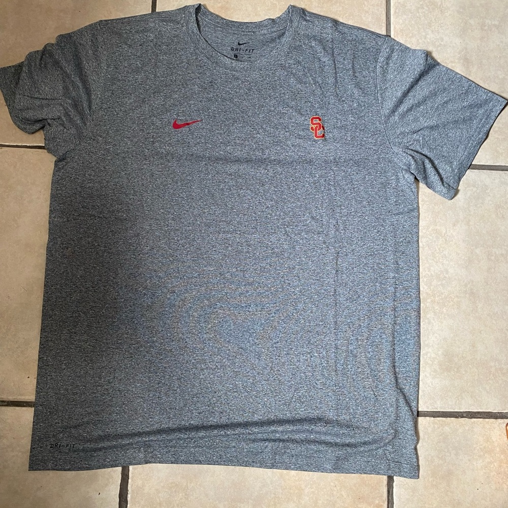 NWOT-Nike USC Tee
